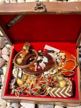 Vintage Women's Fashion Jewelry - Amber, Gold & Wood Tones